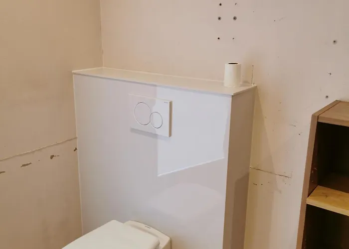 Backpackers Gelijkvloers-studio-slaapkamer-eetkamer-keuken 1 Ruimte-badkamer En-suite * Ostend