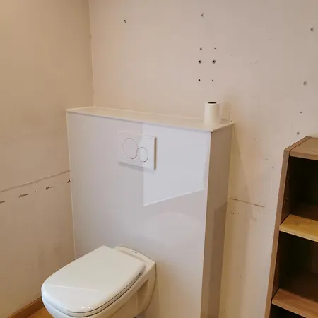Backpackers Gelijkvloers-studio-slaapkamer-eetkamer-keuken 1 Ruimte-badkamer En-suite * Ostenda