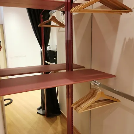 Appartamento Backpackers Gelijkvloers-studio-slaapkamer-eetkamer-keuken 1 Ruimte-badkamer En-suite